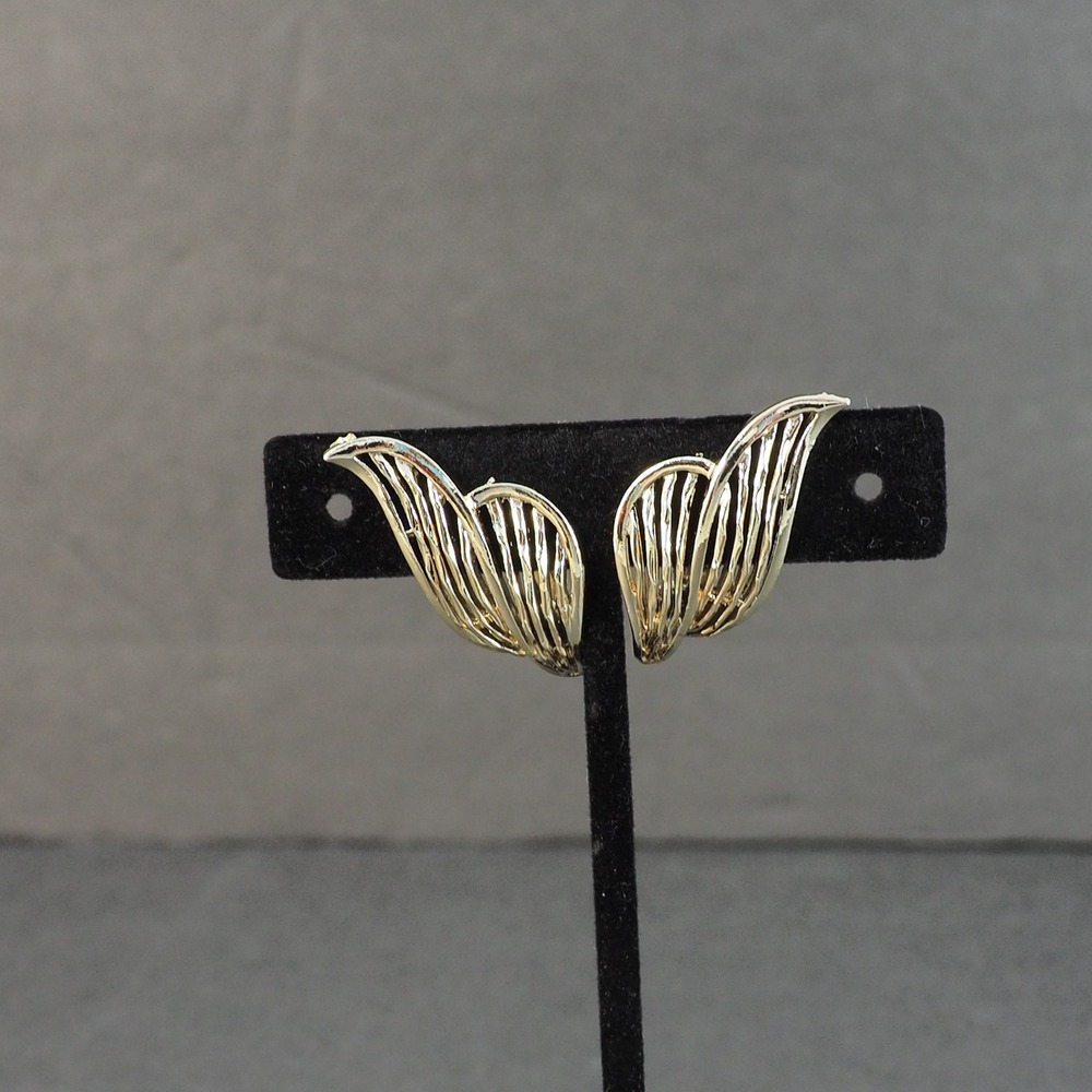 Trifari Clip On Earrings Wing Leaf Gold Tone Openwork Vintage Signed Estate Chic